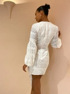 Acler Hanley Dress In Ivory -Coco & Lola SHOP Acler lowres 9 706e012b bdb8 4a7f a40f 353f645dfe55 600x