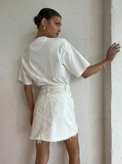 Nobody Piper Skirt In Chalk -Coco & Lola SHOP Alemais Low Res 29 fa5961c6 9312 43ff aa10 8be52796d17f 600x