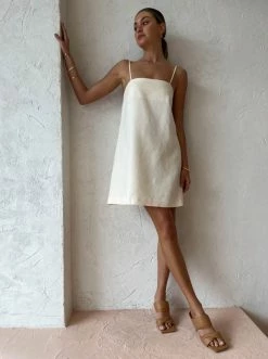 Friends With Frank The Mila Dress In Ivory Linen -Coco & Lola SHOP Friends With Frank Low Res 37 600x