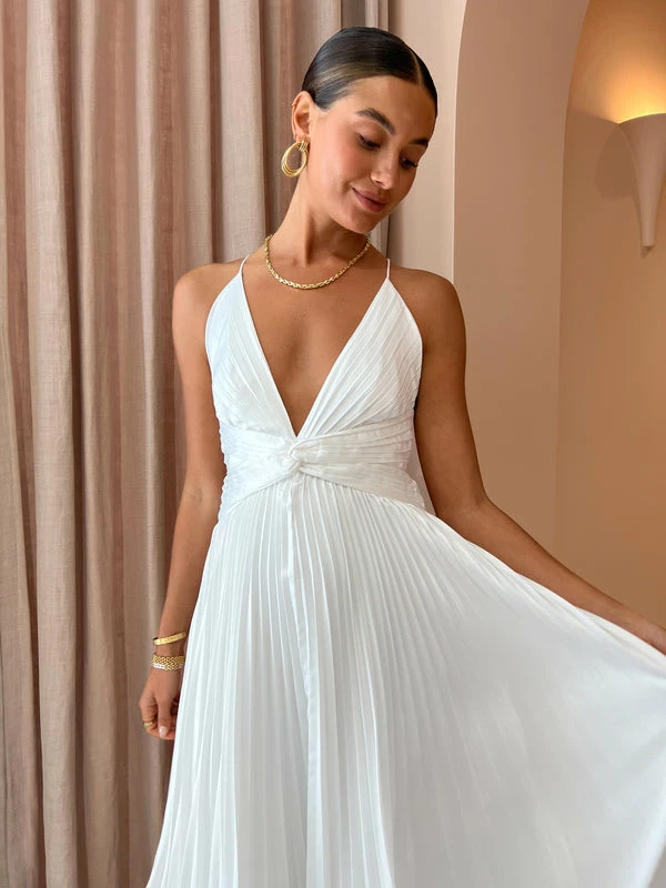 Issy Orla Dress In White 4 Issy Orla Dress In White - Image 2