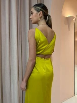 One Fell Swoop Cult Maxi In Citrien -Coco & Lola SHOP OFS Reshoot Low Res 36 236686f3 ad35 4339 b78e 6da8a421a5af 600x