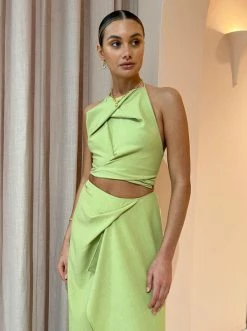 One Fell Swoop Review Skirt In Grass -Coco & Lola SHOP OFS Reshoot Low Res 3 30943f86 bf71 4790 aebd d4fe0788c7a6 600x