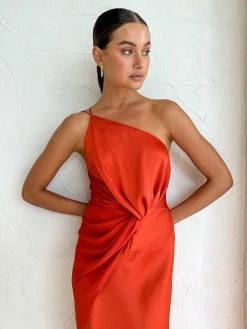 One Fell Swoop Daria Gown In Burnt Orange -Coco & Lola SHOP OneFellSwoop Lowres 18 2d961cae d86f 411d 98aa ff1ecbb6ee28 600x