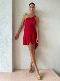 One Fell Swoop Margo Mini Dress In Rosso -Coco & Lola SHOP OneFellSwoop Lowres August 124 600x