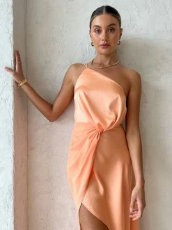 One Fell Swoop Aria Dress In Persimmon -Coco & Lola SHOP OneFellSwoop Lowres August 26 600x