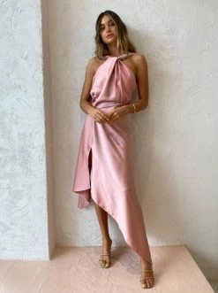 One Fell Swoop Audrey Dress In Dusty Rose -Coco & Lola SHOP OneFellSwoop Lowres May 148 600x