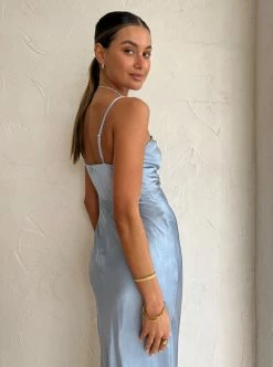 Shona Joy Angelica Keyhole Lace Front Midi Dress In Powder Blue -Coco & Lola SHOP ShonaJoy Lowres 19 bed406b8 722f 4883 b80b 4a07fe18f17d 600x