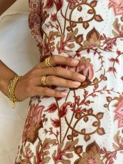 Sonya Ajloon Maxi Dress In Paisley Print -Coco & Lola SHOP Sonya Lowres 87 77a9156d d8c3 41a3 bea4 63c2d2532407 600x