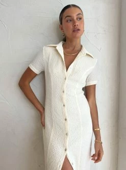 Coco & Lola SHOP -Coco & Lola SHOP Third Form Eden Low Res 93 600x